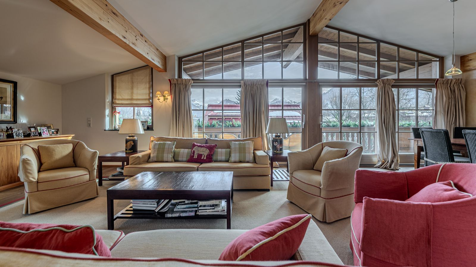 Luxury-Ski-Chalet- Kitzbhel-Apartment Tyrolia-Oxford Ski - Lounge.jpg