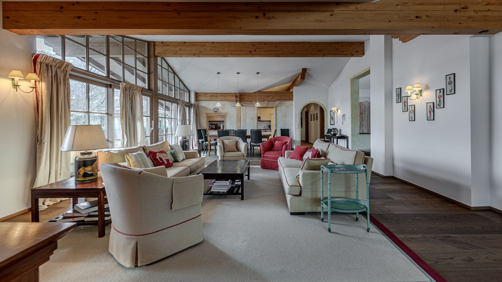 Luxury-Ski-Chalet- Kitzbhel-Apartment Tyrolia-Oxford Ski- Lounge.jpg