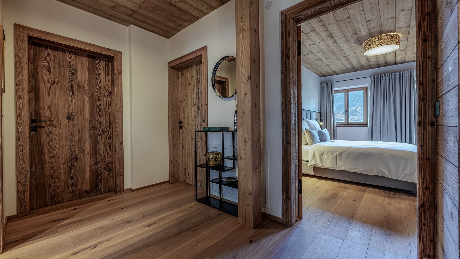 Luxury-Ski-Chalet-Kitzbuhel-Chalet-Aschbach-Oxford-ski-Company-Bedroom.jpg