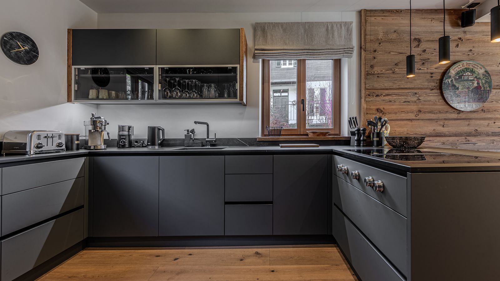 Luxury-Ski-Chalet-Kitzbuhel-Chalet-Aschbach-Oxford-ski-Company-Kitchen (2).jpg