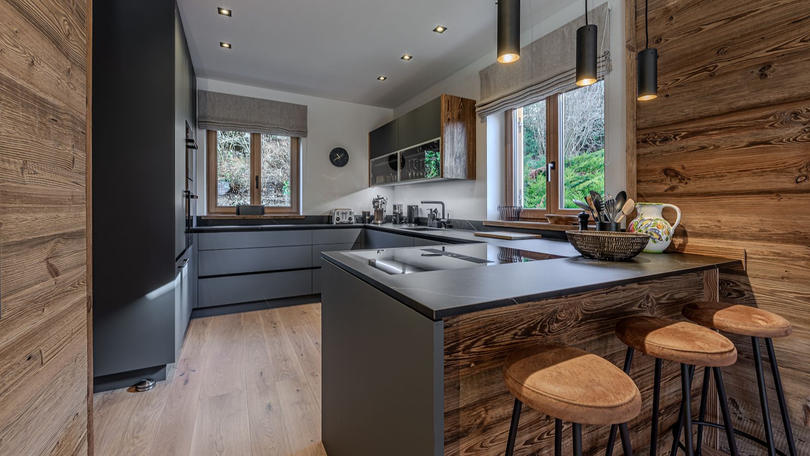 Luxury-Ski-Chalet-Kitzbuhel-Chalet-Aschbach-Oxford-ski-Company-Kitchen (3).jpg