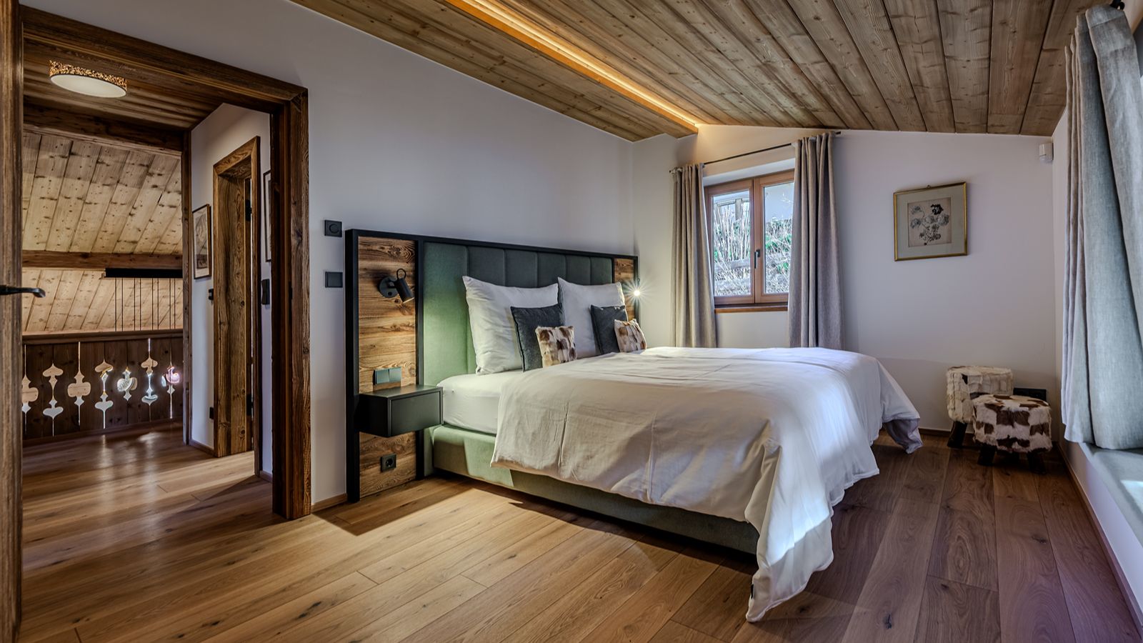 Luxury-Ski-Chalet-Kitzbuhel-Chalet-Aschbach-Oxford-ski-Company- Bedroom.jpg