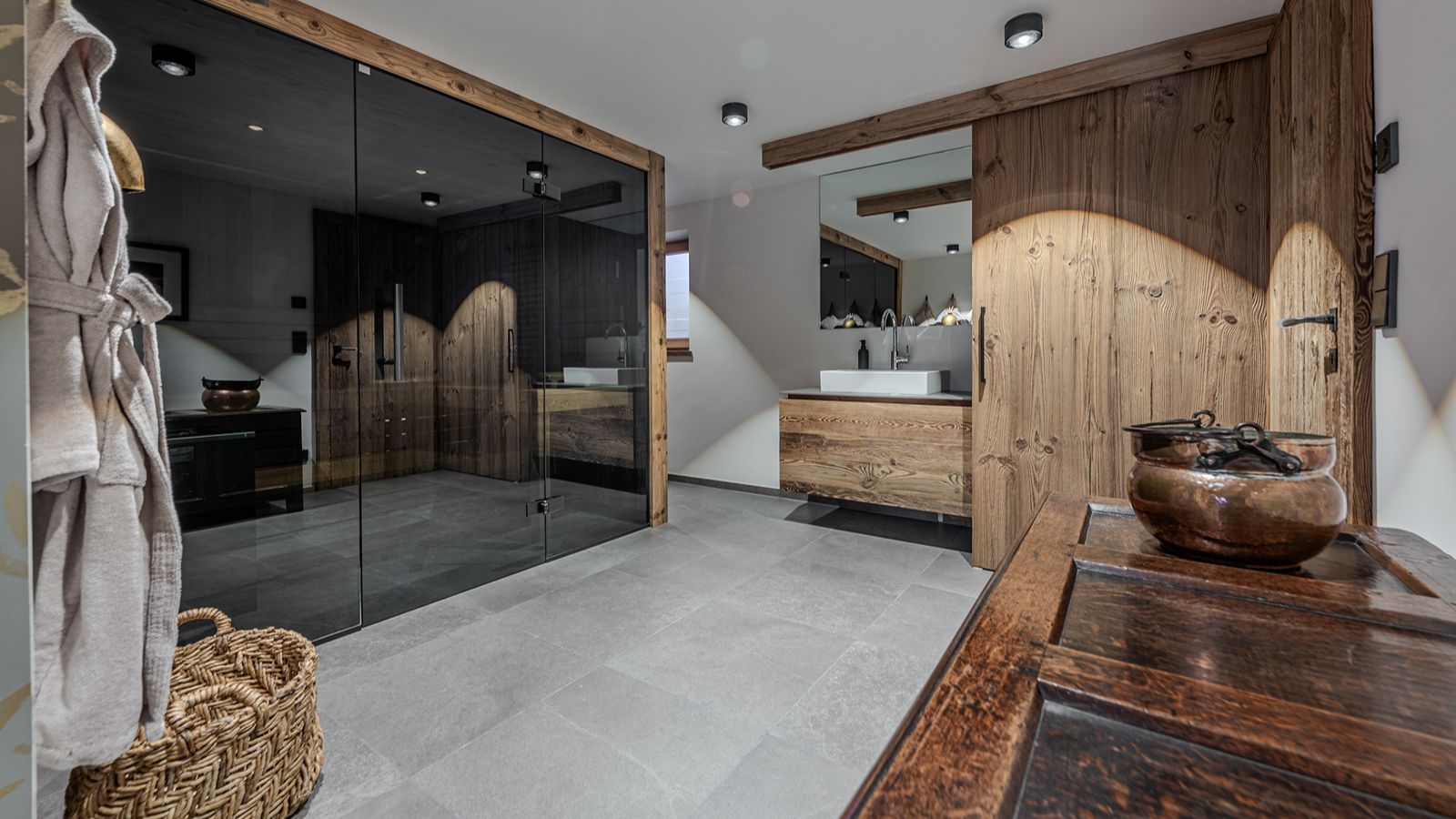 Luxury-Ski-Chalet-Kitzbuhel-Chalet-Aschbach-Oxford-ski-Company-Bathroom (3).jpg
