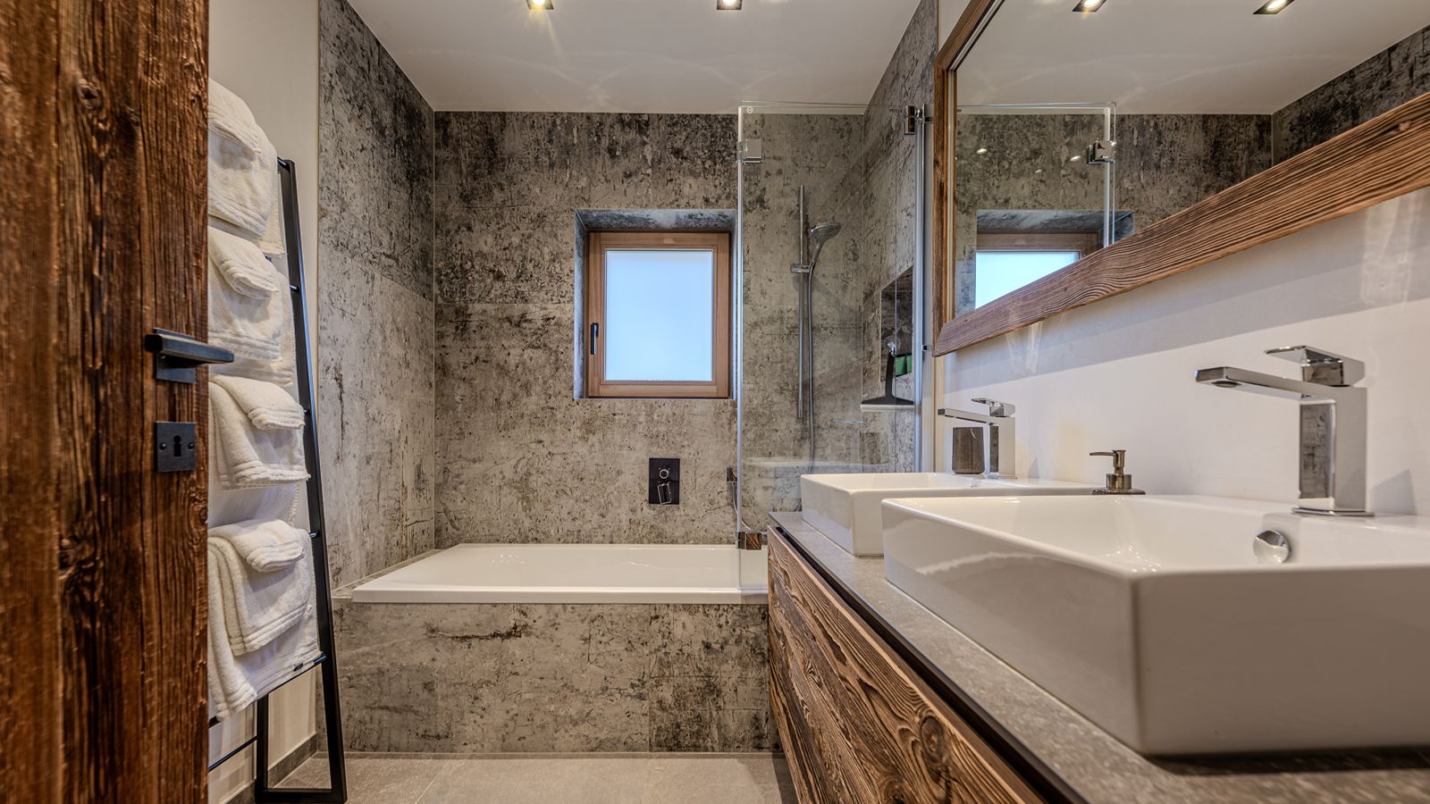 Luxury-Ski-Chalet-Kitzbuhel-Chalet-Aschbach-Oxford-ski-Company-Bathroom.jpg