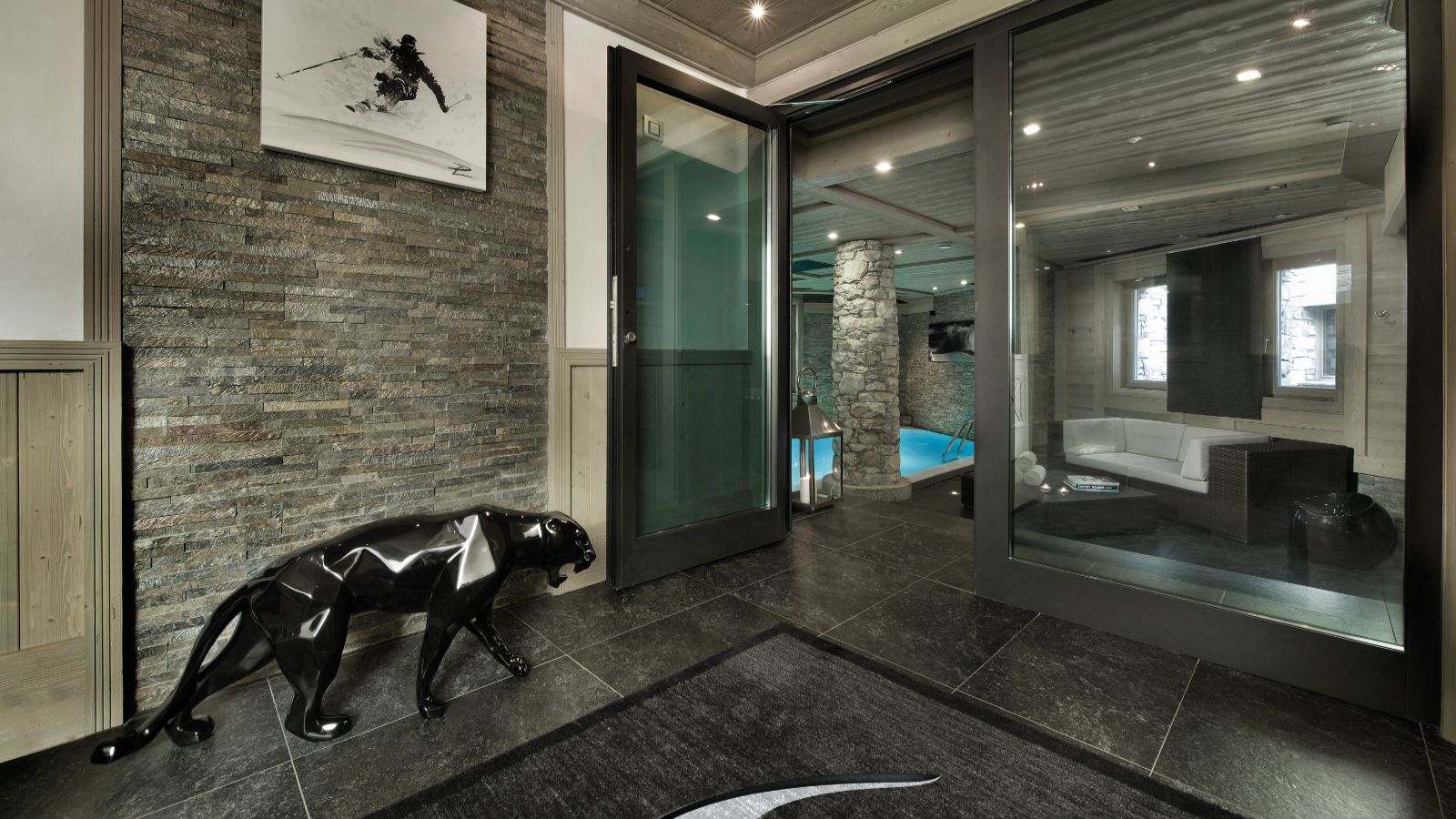 Luxury-Ski-Chalet -Val d′Isere-Black Pearl - Oxford Ski Company- Enterance.jpg