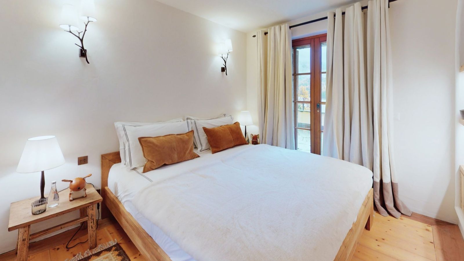 Luxury-Ski-Chalet-St-Moritz-Apartment-Tobias-Oxford-Ski-Bedroom (2).jpg