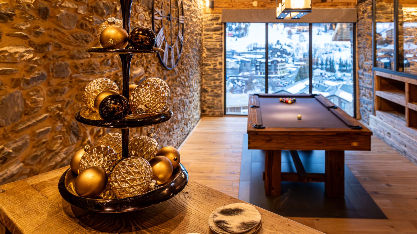 Luxury-Ski-Andorra-Xalet Valira-Oxford-Ski-Company-Pool (2).jpg