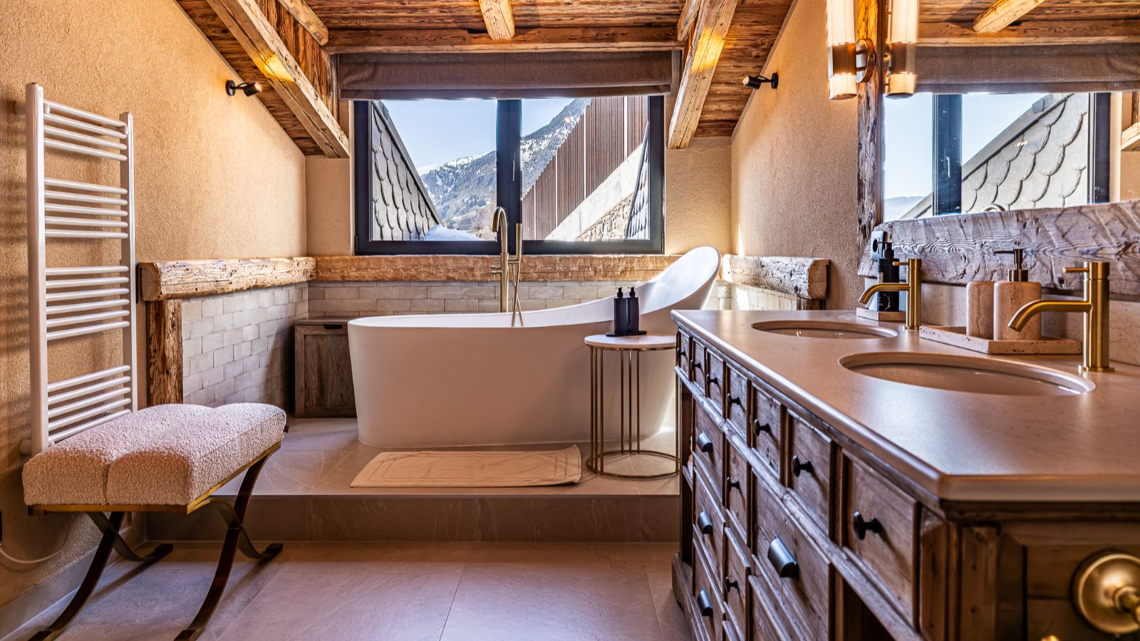 Luxury-Ski-Andorra-Xalet Valira-Oxford-Ski-Company- Bathroom.jpg