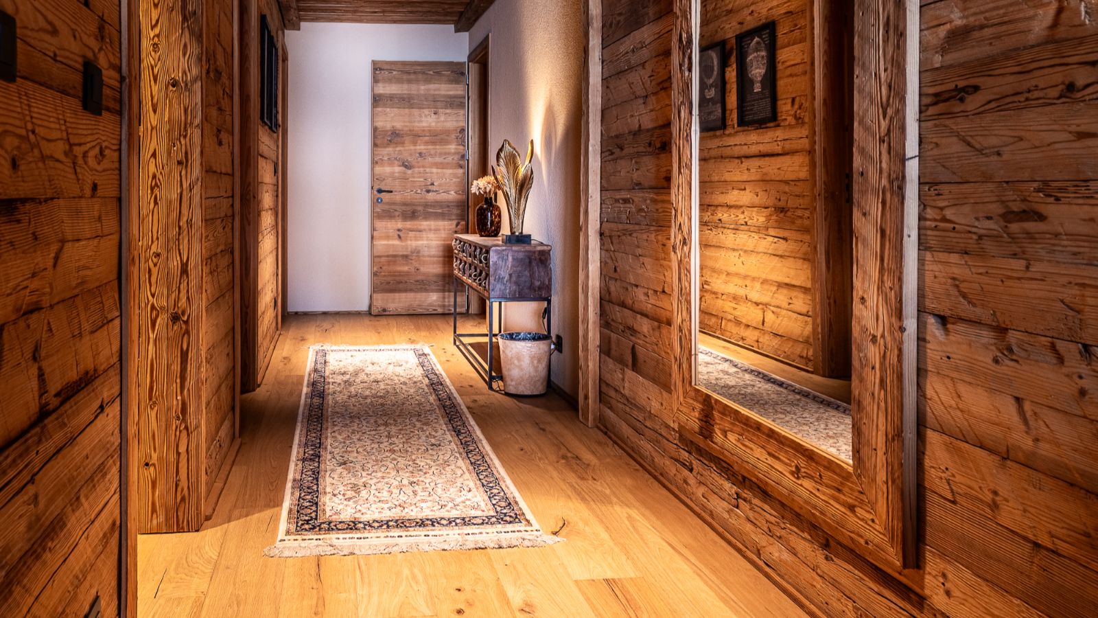 Luxury-Ski-Andorra-Xalet Valira-Oxford-Ski-Company- Bedroom (6).jpg