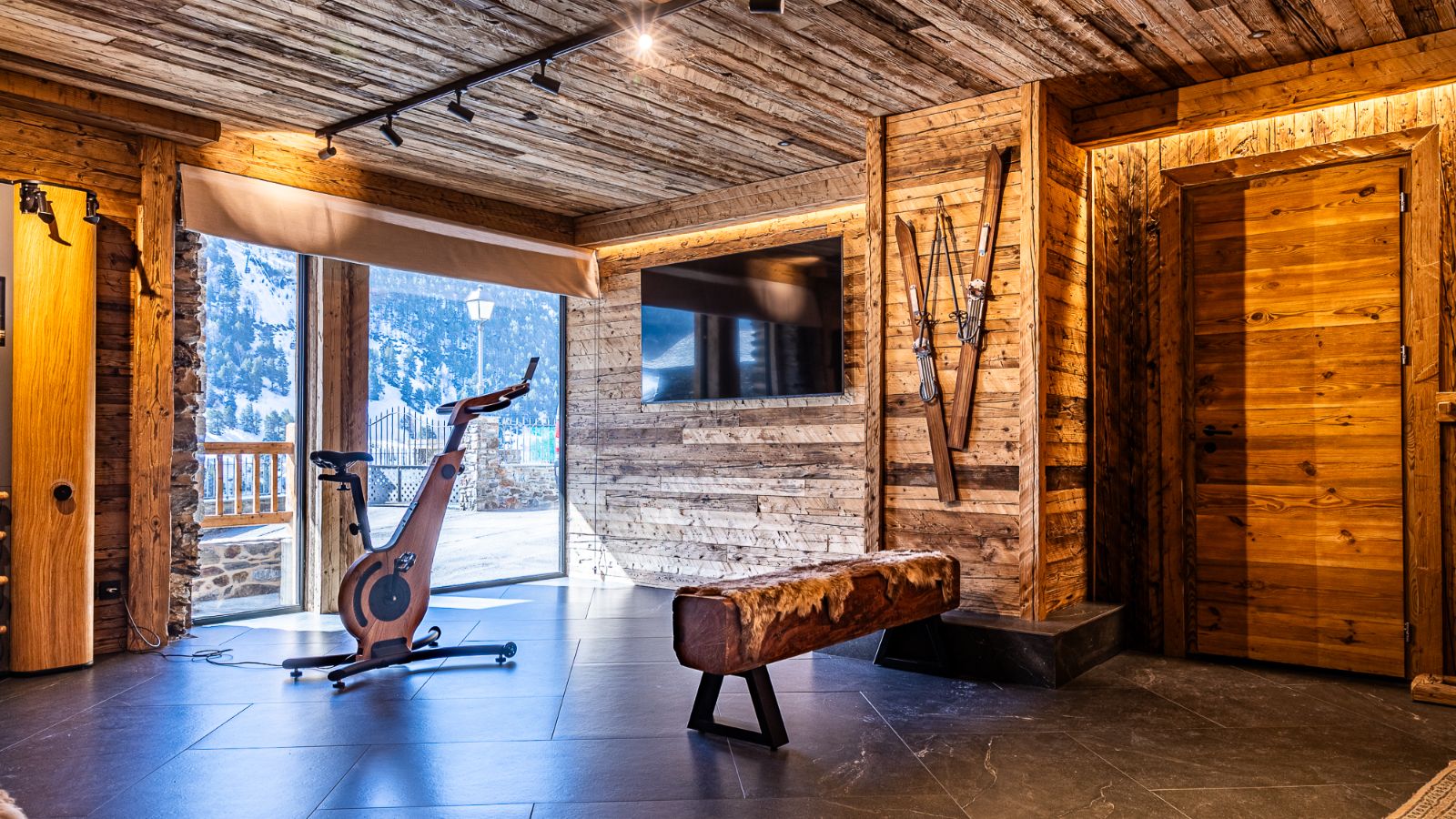 Luxury-Ski-Andorra-Xalet Valira-Oxford-Ski-Company- Gym (2).jpg