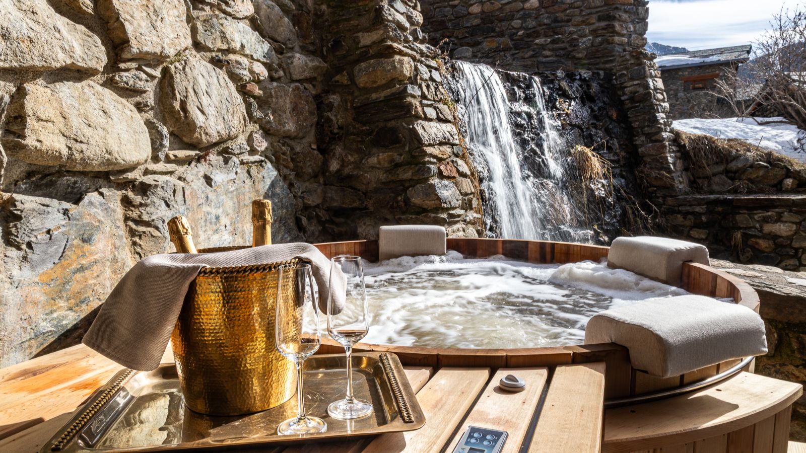 Luxury-Ski-Andorra-Xalet Valira-Oxford-Ski-Company- Hot Tub.jpg