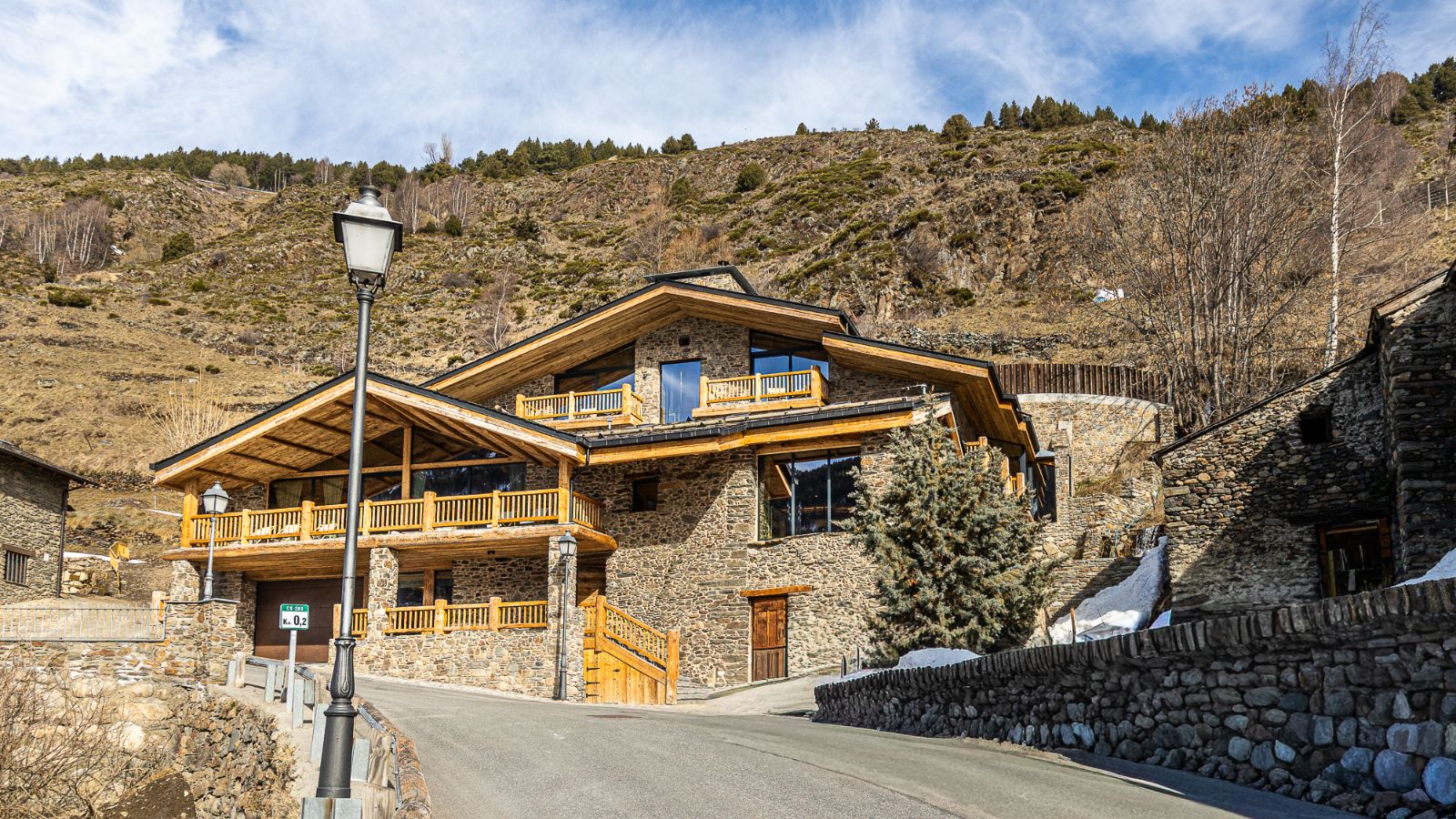 Luxury-Ski-Andorra-Xalet Valira-Oxford-Ski-Company- Outside Chalet  (1).jpg