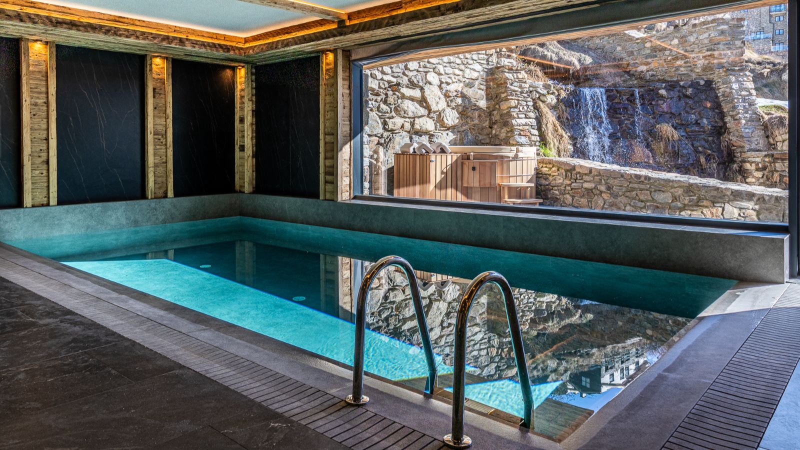 Luxury-Ski-Andorra-Xalet Valira-Oxford-Ski-Company- Pool.jpg