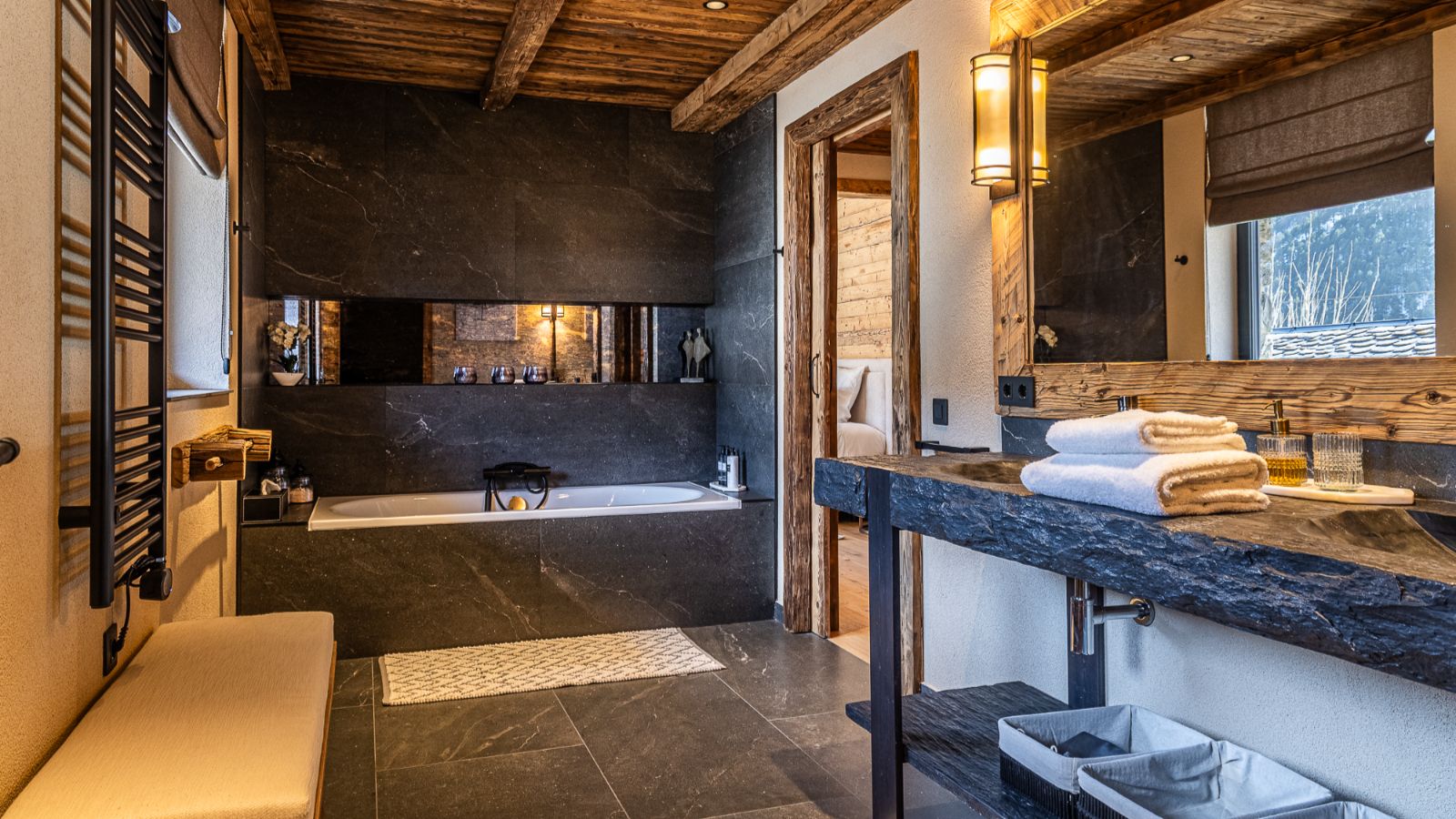 Luxury-Ski-Andorra-Xalet Valira-Oxford-Ski-Company-Bathroom (2).jpg