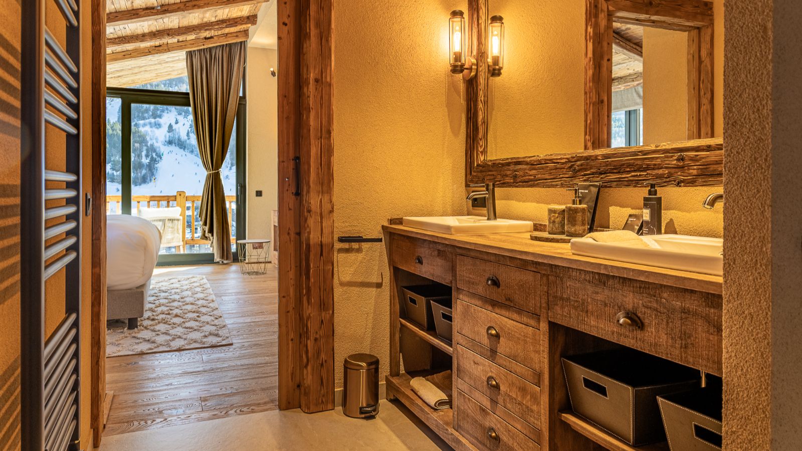 Luxury-Ski-Andorra-Xalet Valira-Oxford-Ski-Company-Bathroom (5).jpg