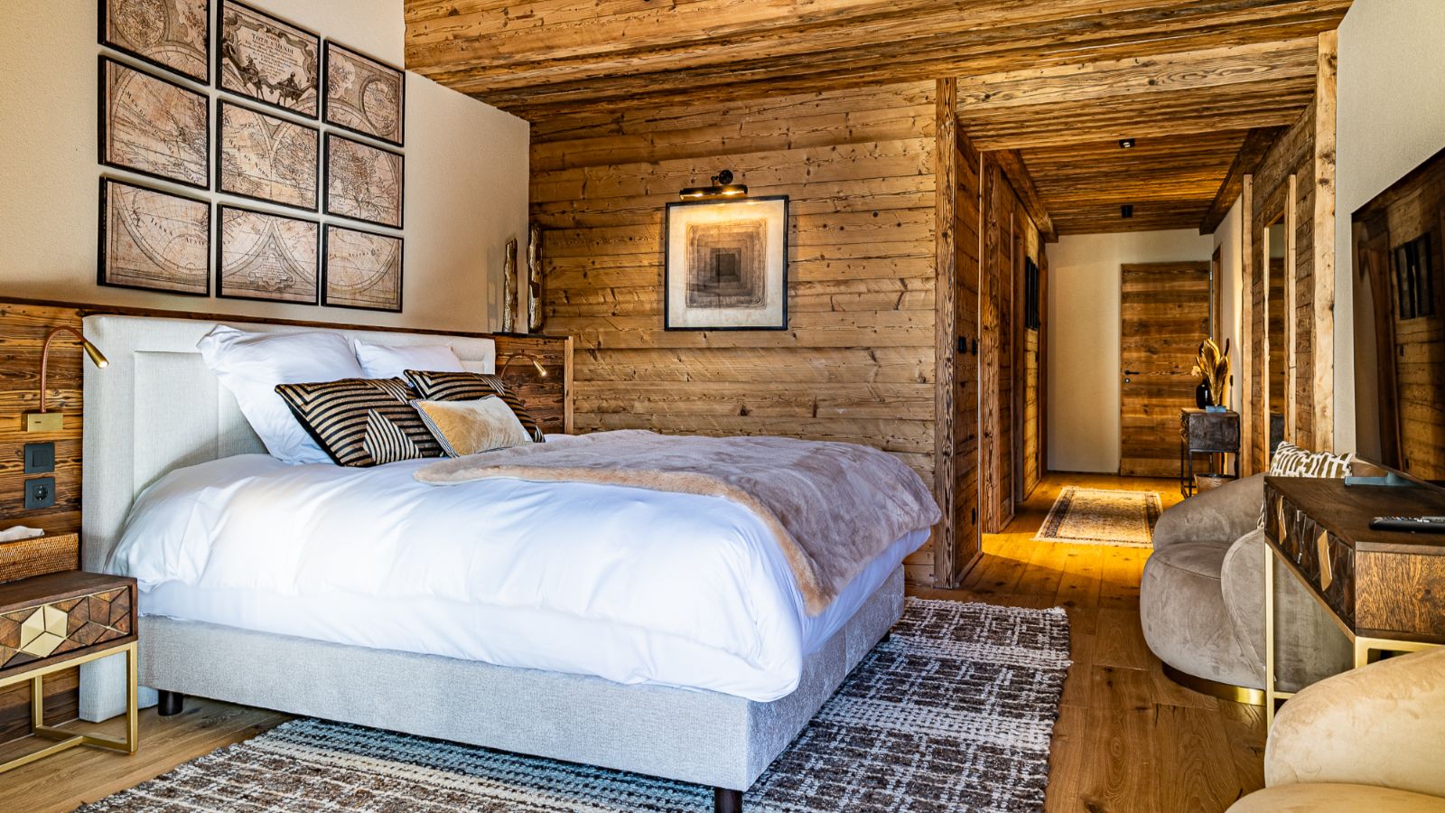 Luxury-Ski-Andorra-Xalet Valira-Oxford-Ski-Company-bedroom (6).jpg