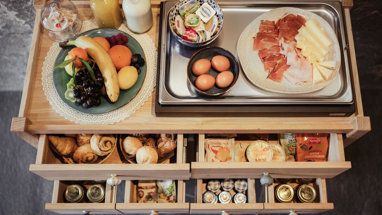 Luxury-Ski-ValGardena-Chalet P-Oxford Ski-breakfast 6.jpeg