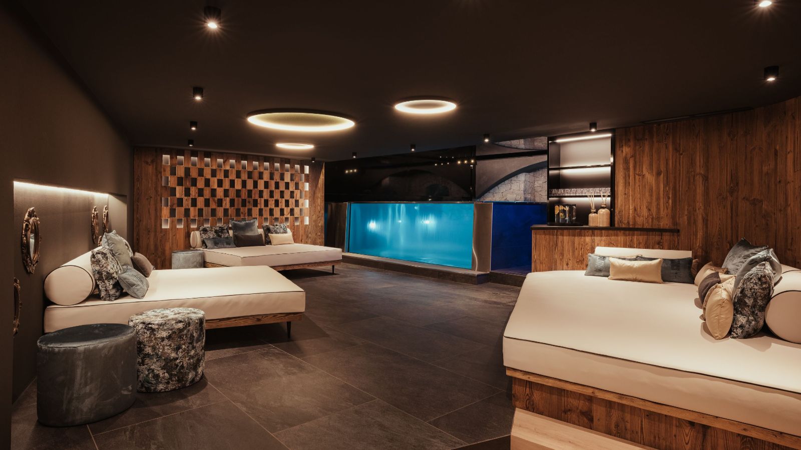 Luxury-Ski-ValGardena-Chalet P-Oxford Ski-spa 16.jpeg