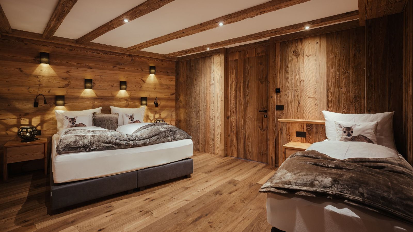 Luxury-Ski-ValGardena-Chalet p-Oxford Ski- bed room 3.jpeg