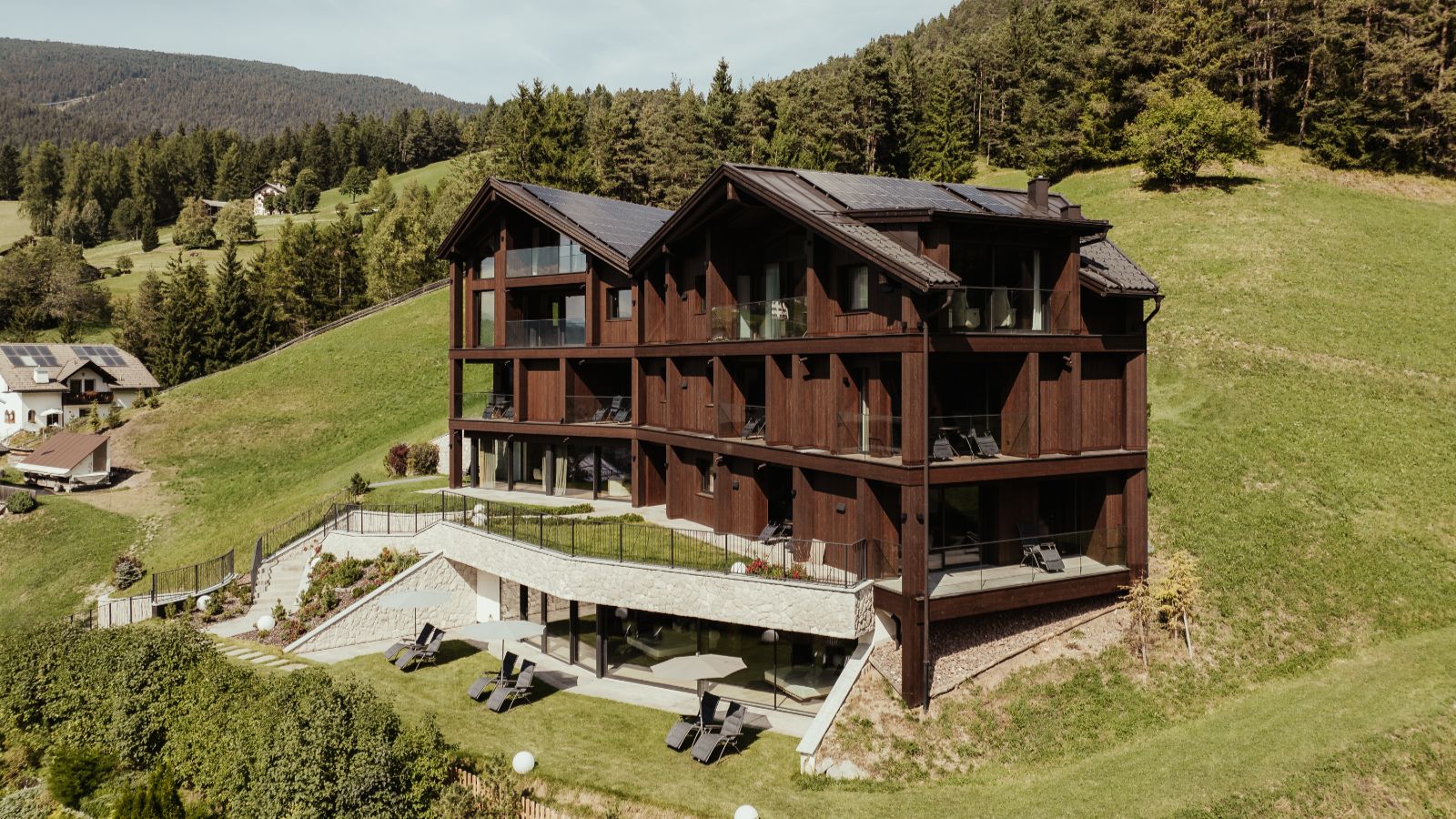 Luxury-Ski-ValGardena-Chalet p-Oxford Ski- Chalet outside.jpg