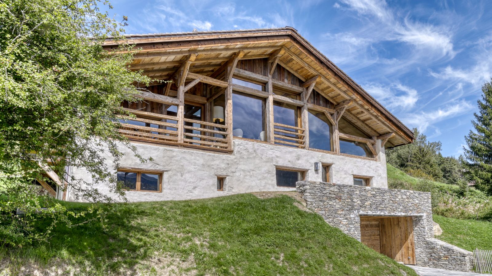 Luxury-Ski-Megève-Chalet Etoile du Nord-Oxford Ski Compnay-Chalet (2).jpg