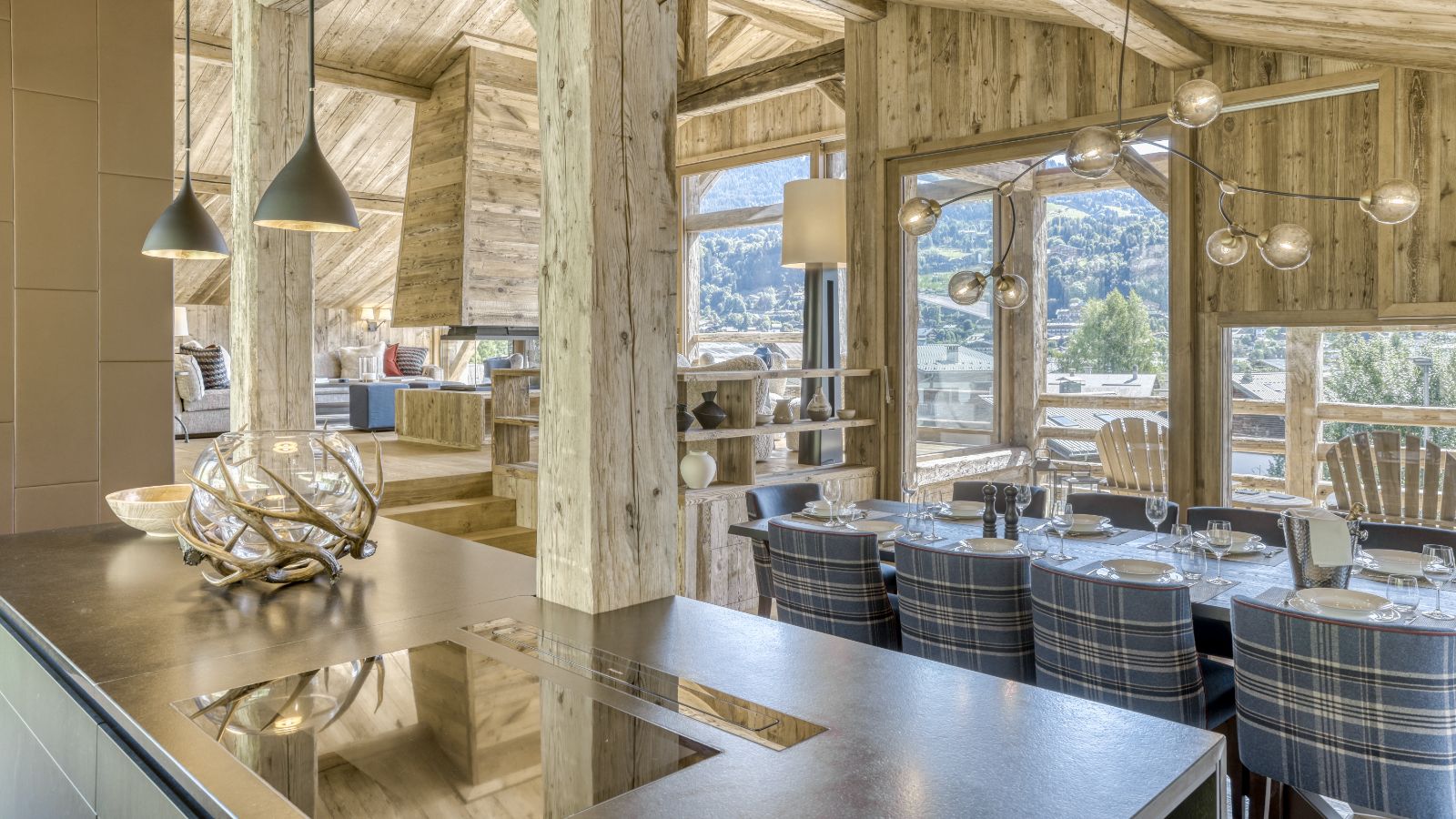 Luxury-Ski-Megève-Chalet Etoile du Nord-Oxford Ski Compnay-Living (2).jpg