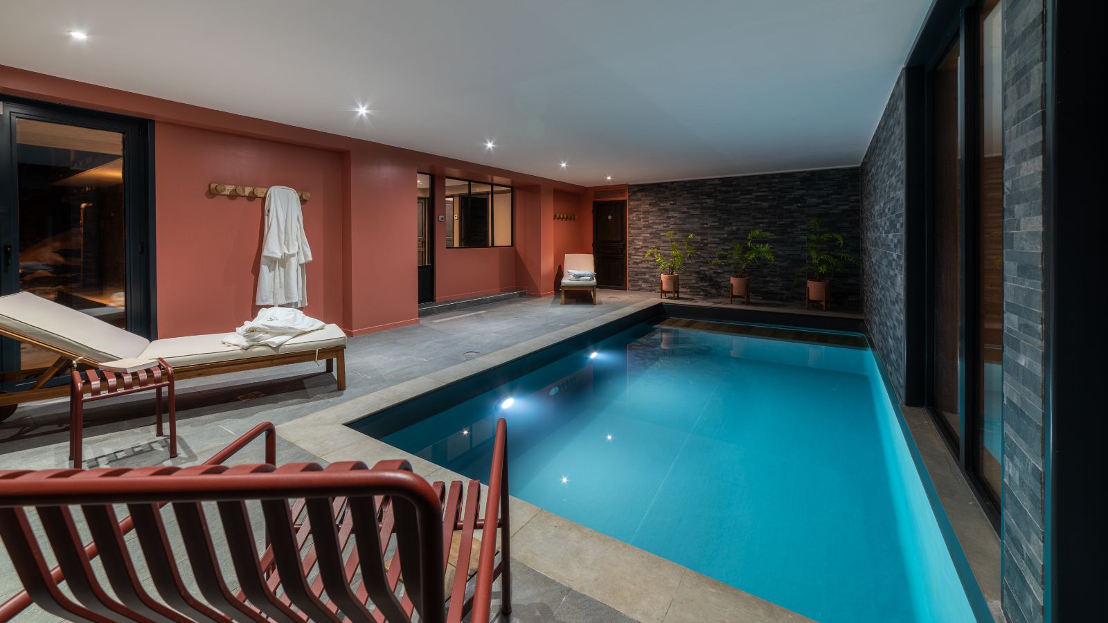 Luxury-Ski-Chalet-Chalet-du-Bois-Melay-LaPlagne-Oxford-Ski-Company-Pool (2).jpg