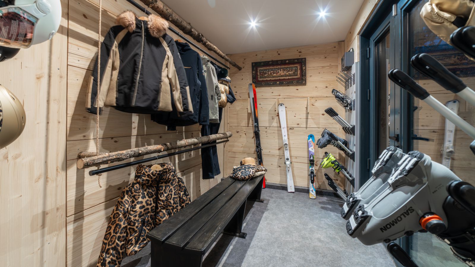 Luxury-Ski-Chalet-Chalet-du-Bois-Melay-LaPlagne-Oxford-Ski-Company-Skiroom (2).jpg