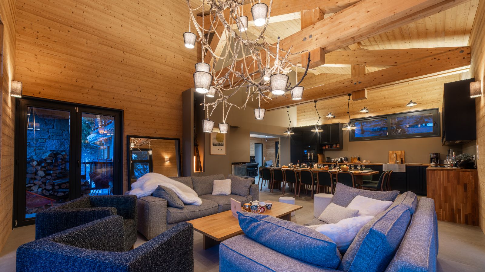 Luxury-Ski-Chalet-Chalet-du-Bois-Melay-LaPlagne-Oxford-Ski-Company -Living (2).jpg