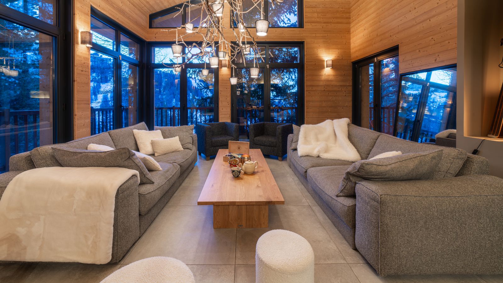 Luxury-Ski-Chalet-Chalet-du-Bois-Melay-LaPlagne-Oxford-Ski-Company -Living (3).jpg