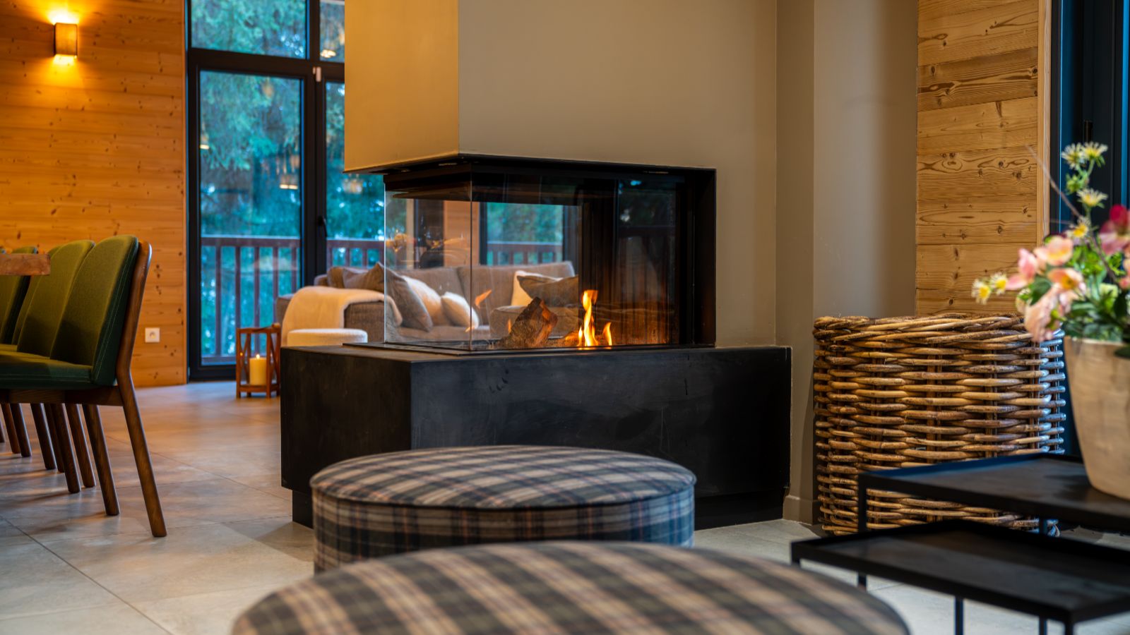 Luxury-Ski-Chalet-Chalet-du-Bois-Melay-LaPlagne-Oxford-Ski-Company-fireplace.jpg