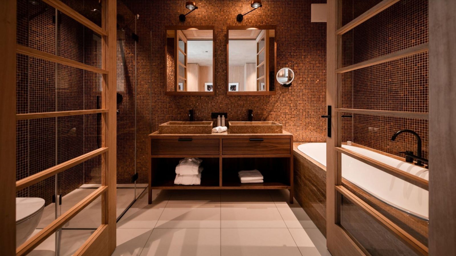 Luxury-Ski-Chalet-Lech-Arla-Modern-Suite-Oxford-Ski-Bathroom2.jpg