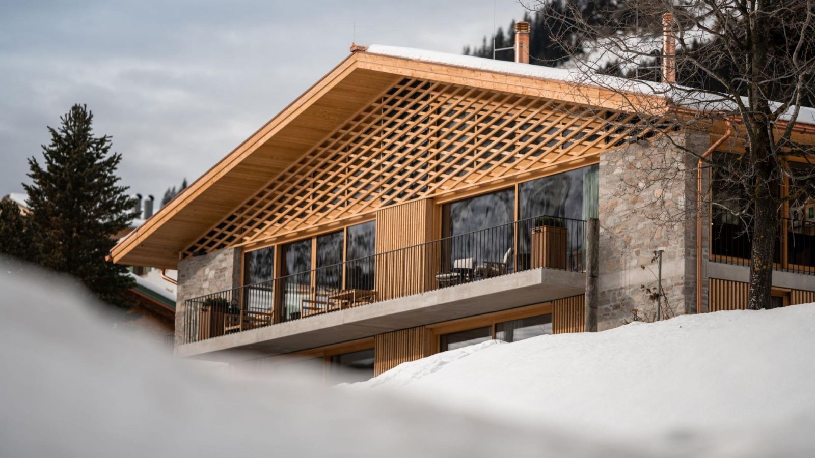 Luxury-Ski-Chalet-Lech-Arla-Modern-Suite-Oxford-Ski-Exterior.jpg