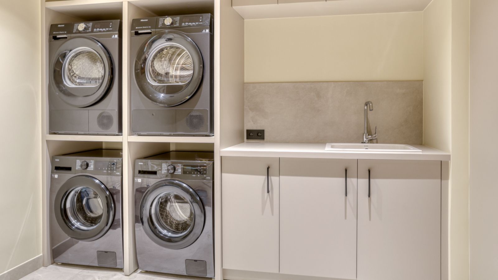 Luxury-Ski-Megeve-Chalet Oliver-Oxford-Ski-Company-Laundry.jpg