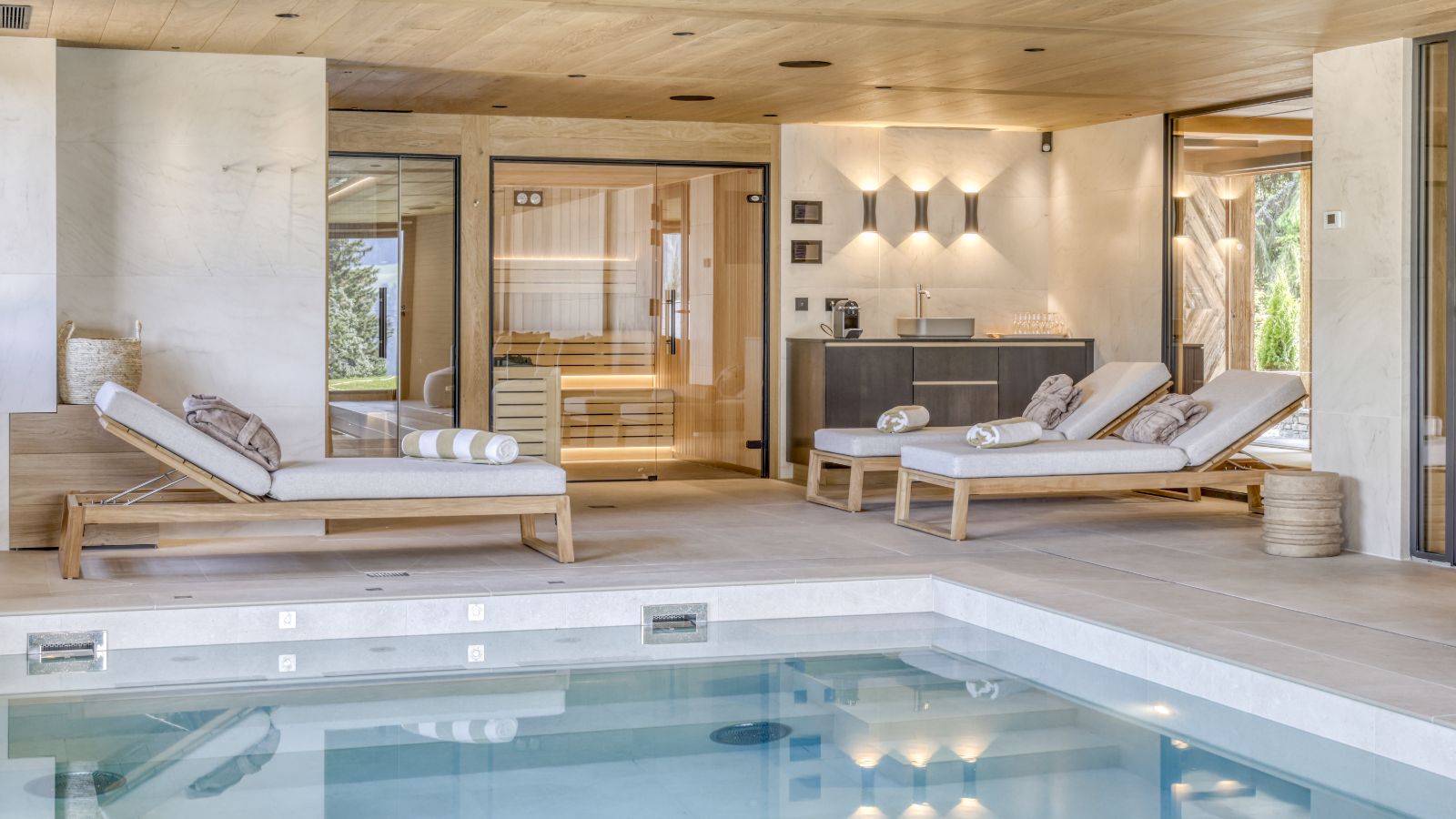 Luxury-Ski-Megeve-Chalet Oliver-Oxford-Ski-Company-pool (3).jpg