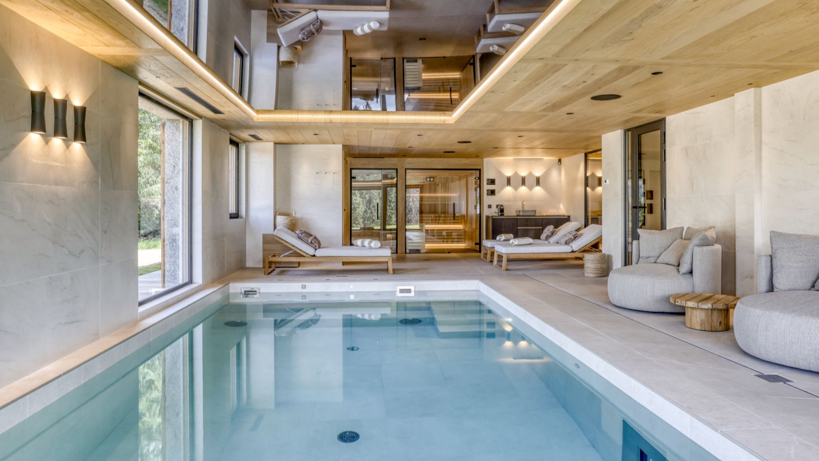 Luxury-Ski-Megeve-Chalet Oliver-Oxford-Ski-Company-pool.jpg