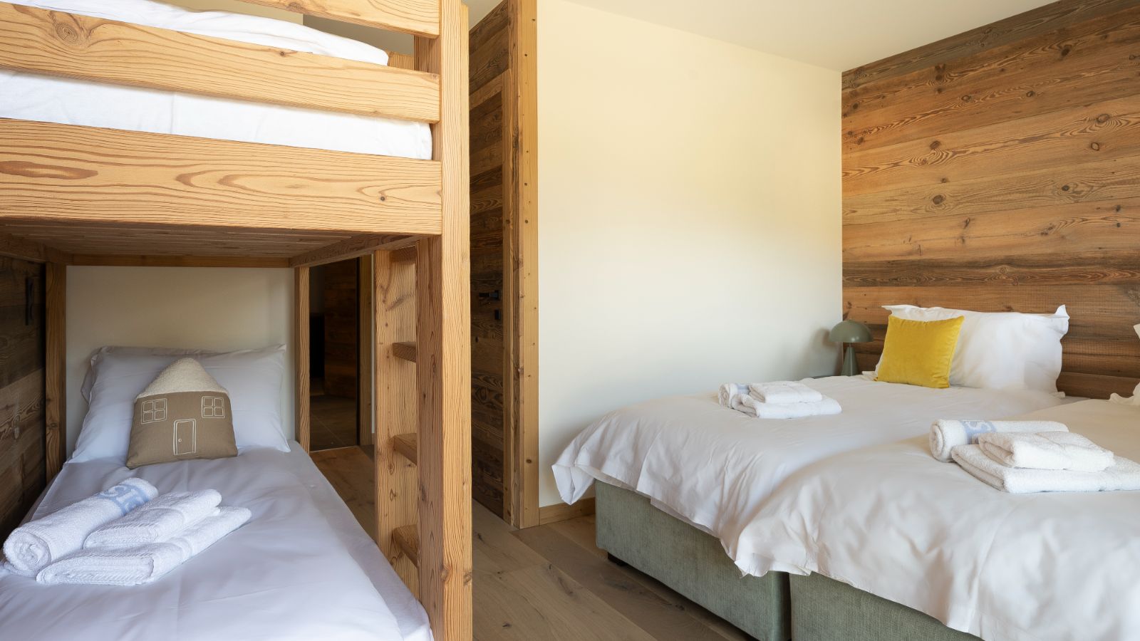 Luxury-Ski-Chalet-Les-Gets-Chalet-Magnolia-Oxford-Ski-Bunk-Bedoom (38).jpg