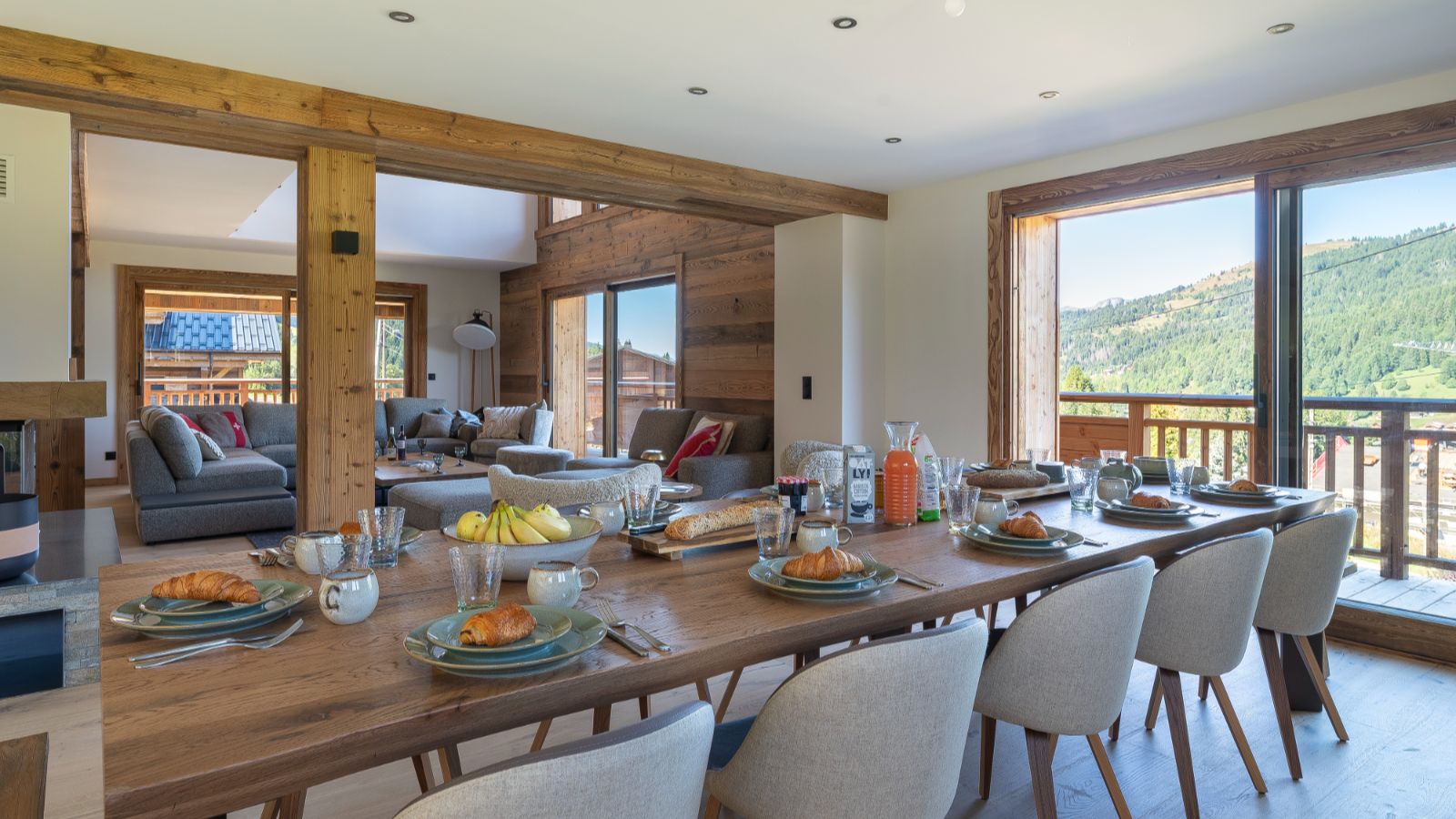 Luxury-Ski-Chalet-Les-Gets-Chalet-Magnolia-Oxford-Ski-Dining.jpg