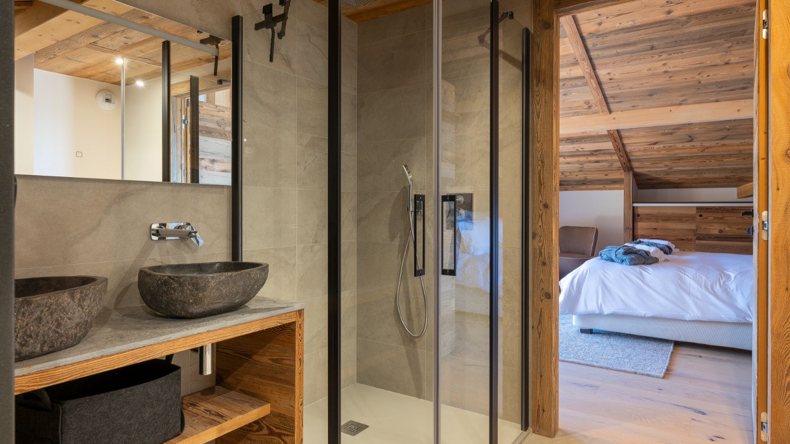 Luxury-Ski-Chalet-Les-Gets-Chalet-Magnolia-Oxford-Ski-Bathroom.jpg