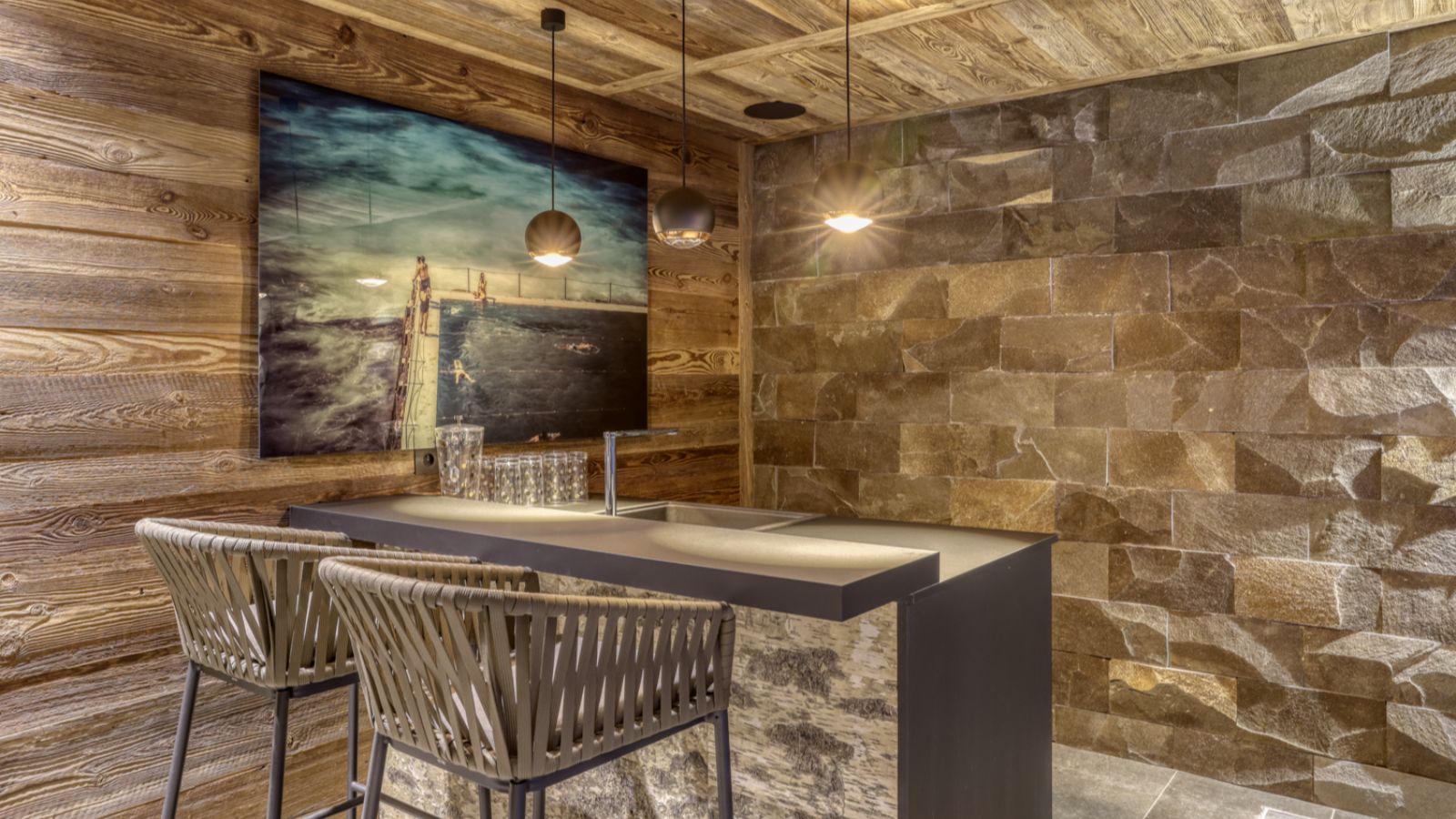 Luxury-Ski-Chalet-Megeve- ChaletL'Échappée-d'Arbois-Oxford-Ski-Company-Bar (2).jpg