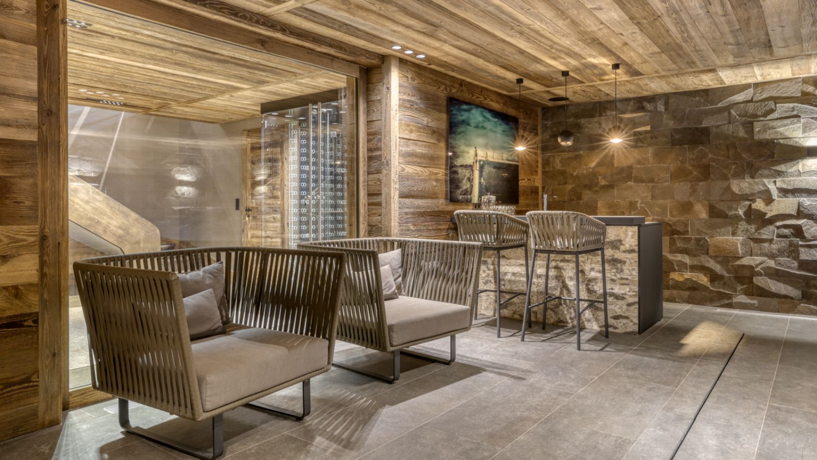 Luxury-Ski-Chalet-Megeve- ChaletL'Échappée-d'Arbois-Oxford-Ski-Company-Bar.jpg