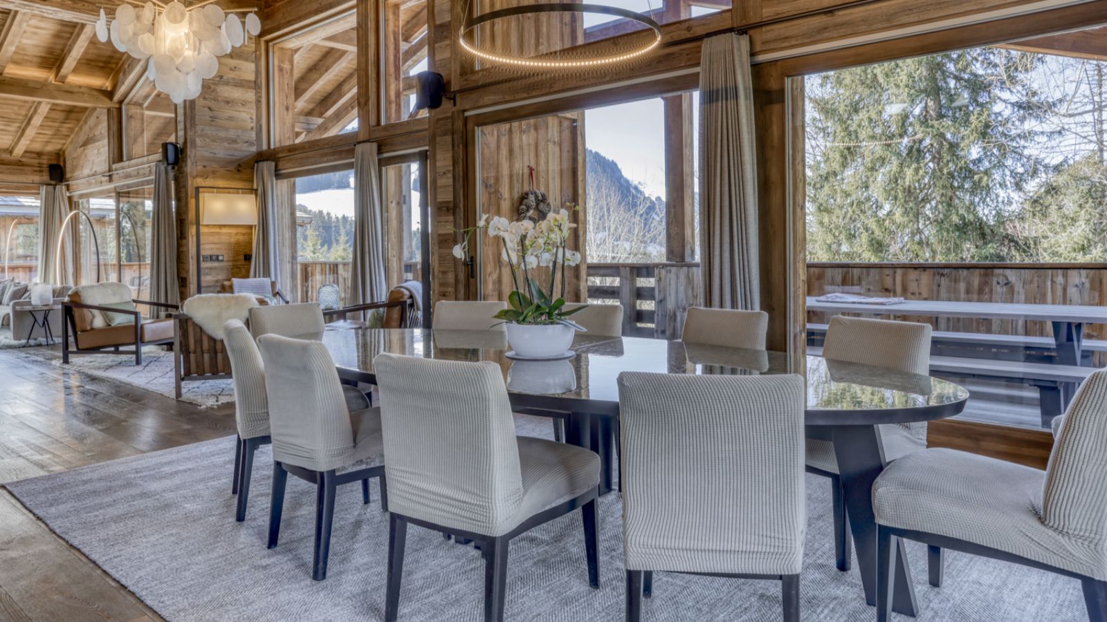 Luxury-Ski-Chalet-Megeve- ChaletL'Échappée-d'Arbois-Oxford-Ski-Company-Dining (2).jpg