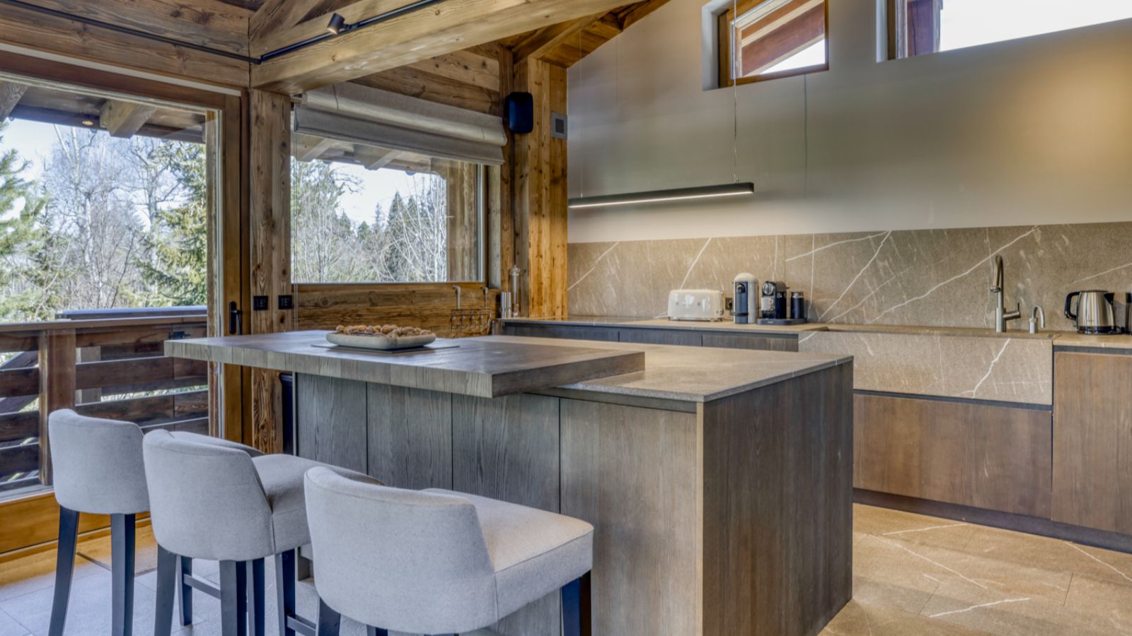 Luxury-Ski-Chalet-Megeve- ChaletL'Échappée-d'Arbois-Oxford-Ski-Company-Kitchen.jpg