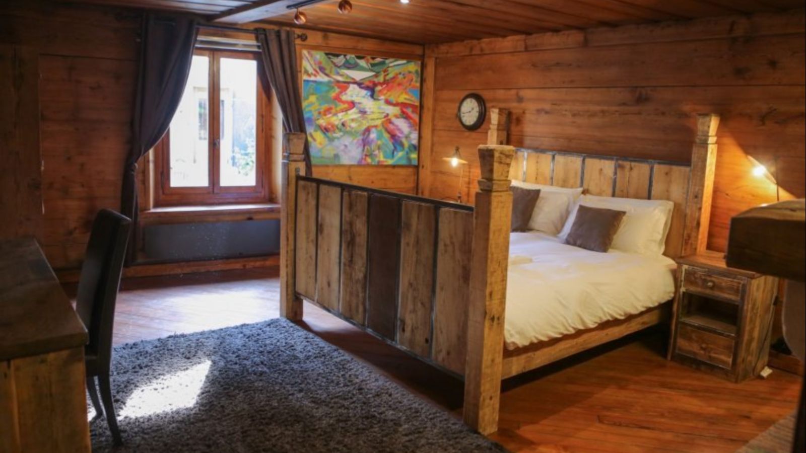 Luxury-Ski-Chalet-Chamonix-Marmotte-Mountain-Manor-Oxford-Ski-Bedroom (12).jpg