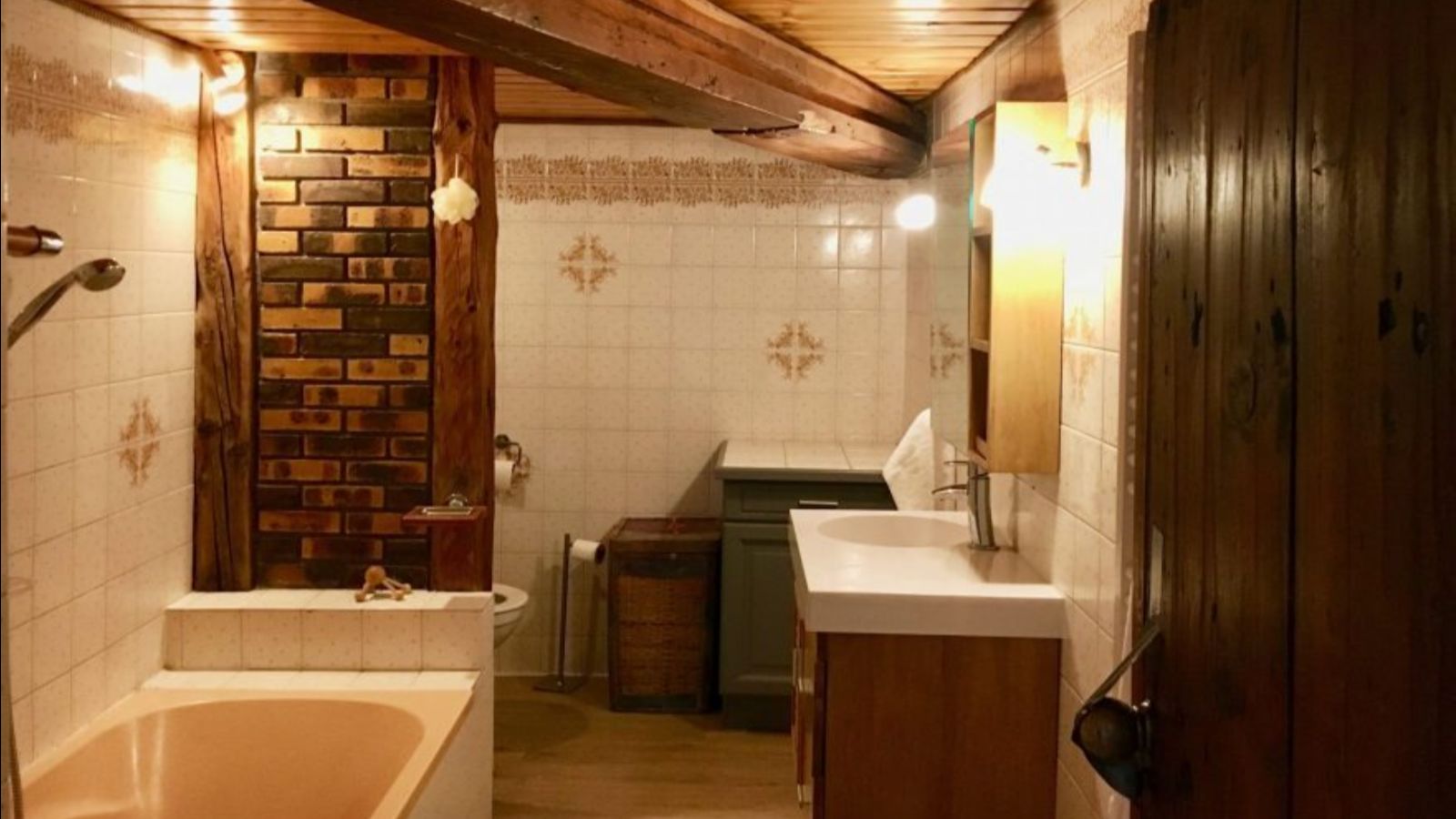 Luxury-Ski-Chalet-Chamonix-Marmotte-Mountain-Manor-Oxford-Ski-Bathoom.jpg