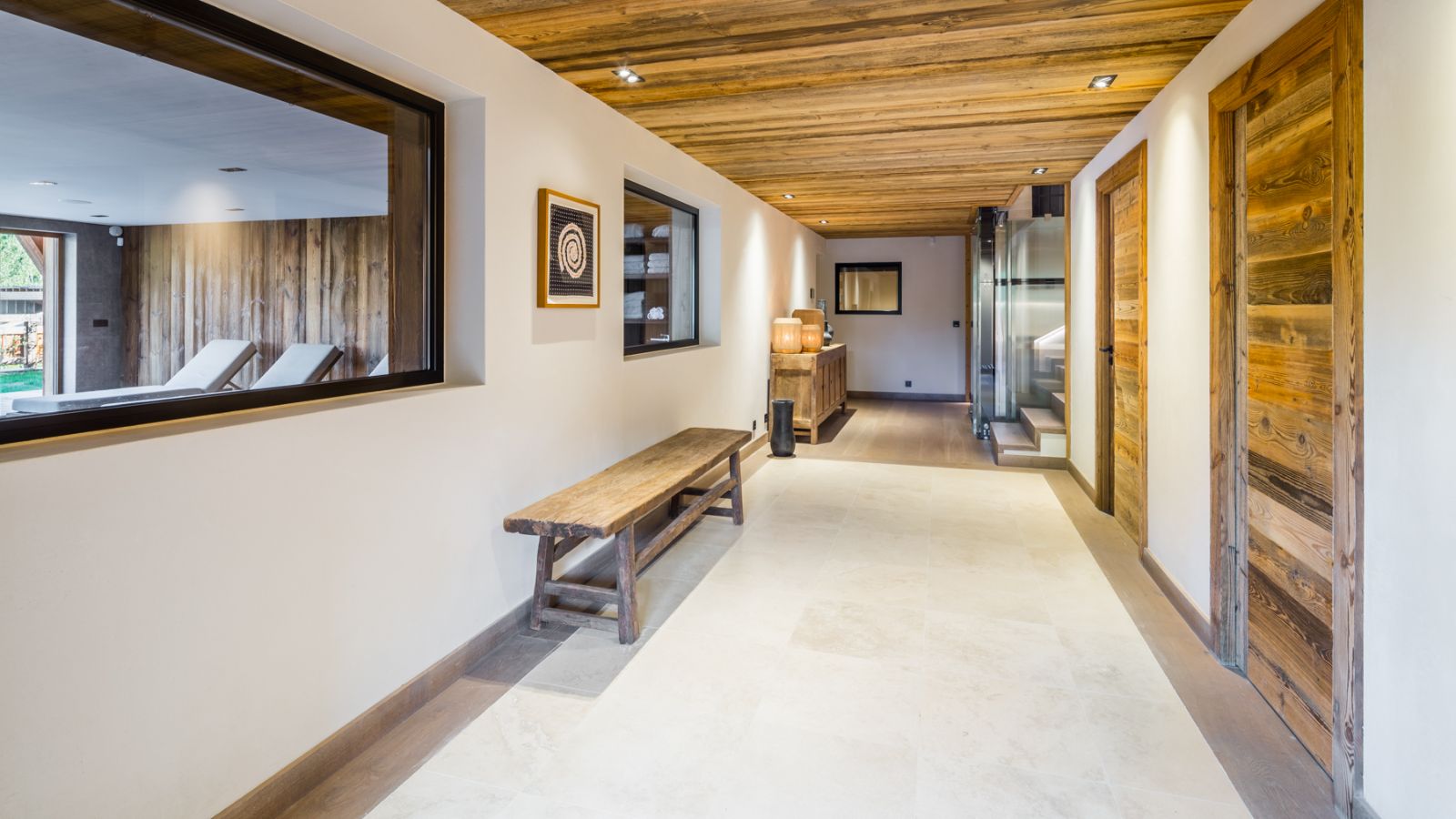 Luxury-Ski-Chalet-Megeve-Chalet-Karve-Oxford-Ski-Company-Hall.jpg