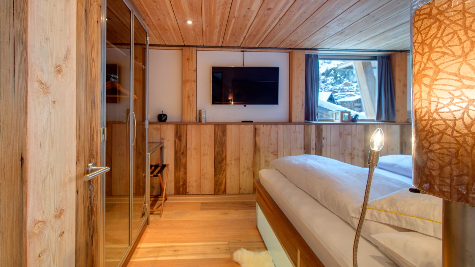 Luxury-Ski-Chalet Backstage-Zermatt-Oxford-ski-Company-Bedroom.jpg