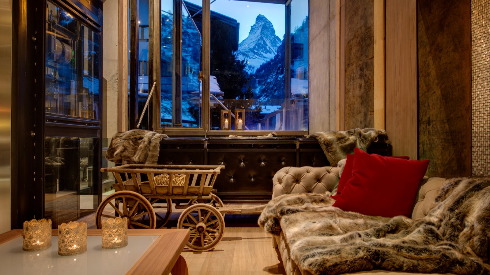 Luxury-Ski-BackstageLoft-Zermatt-Oxford-Ski-Company-Living.jpg