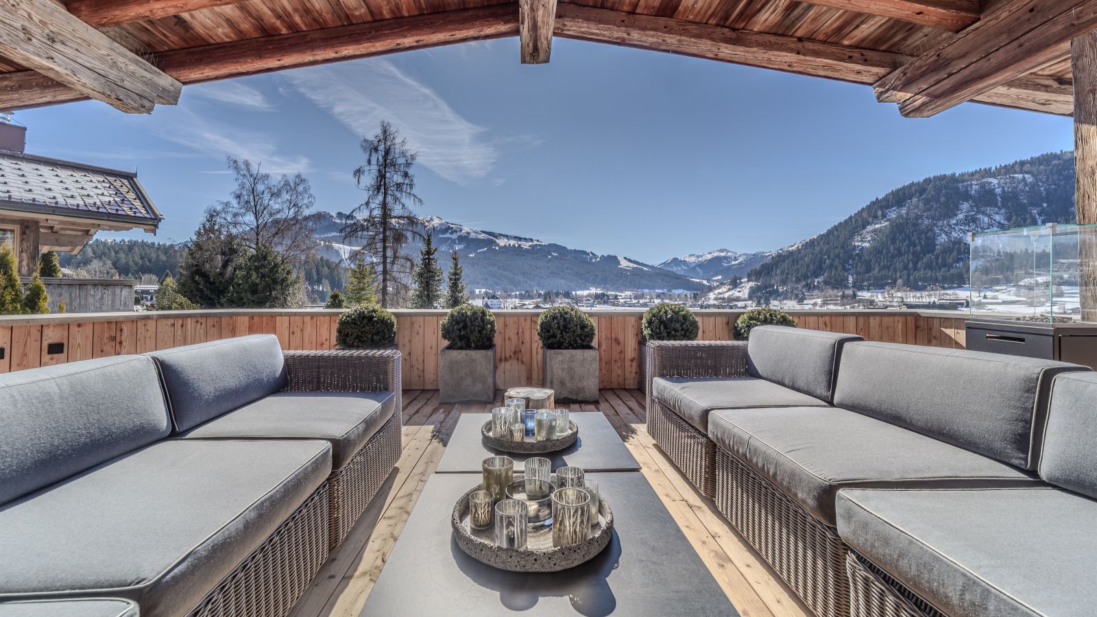 Luxury-Ski-Chalet-Kitzbuhel-Chalet-Materia-Oxford-Ski-Terrace.jpg