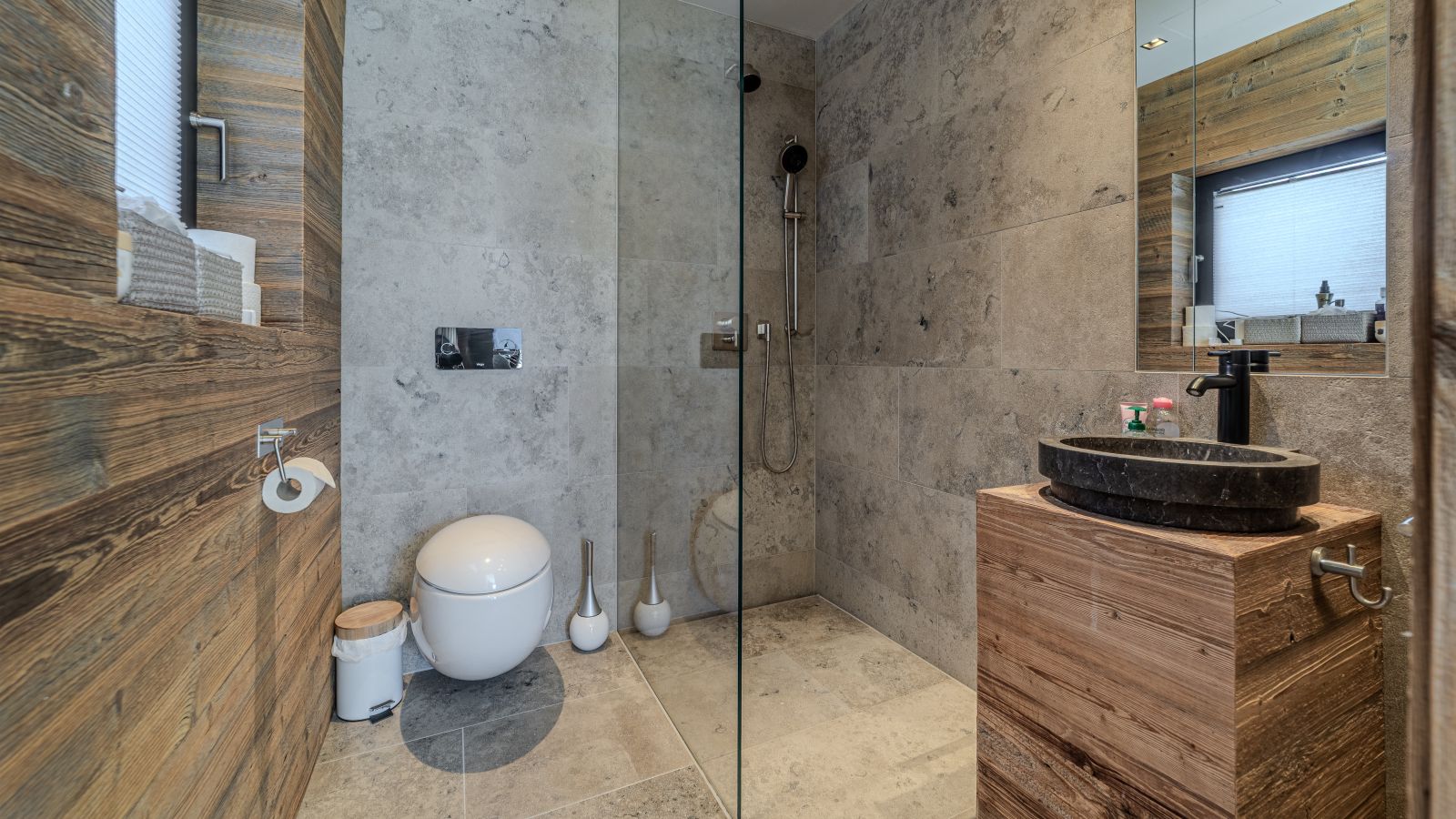 Luxury-Ski-Chalet-Kitzbuhel-Chalet-Materia-Oxford-Ski-Bathroom.jpg